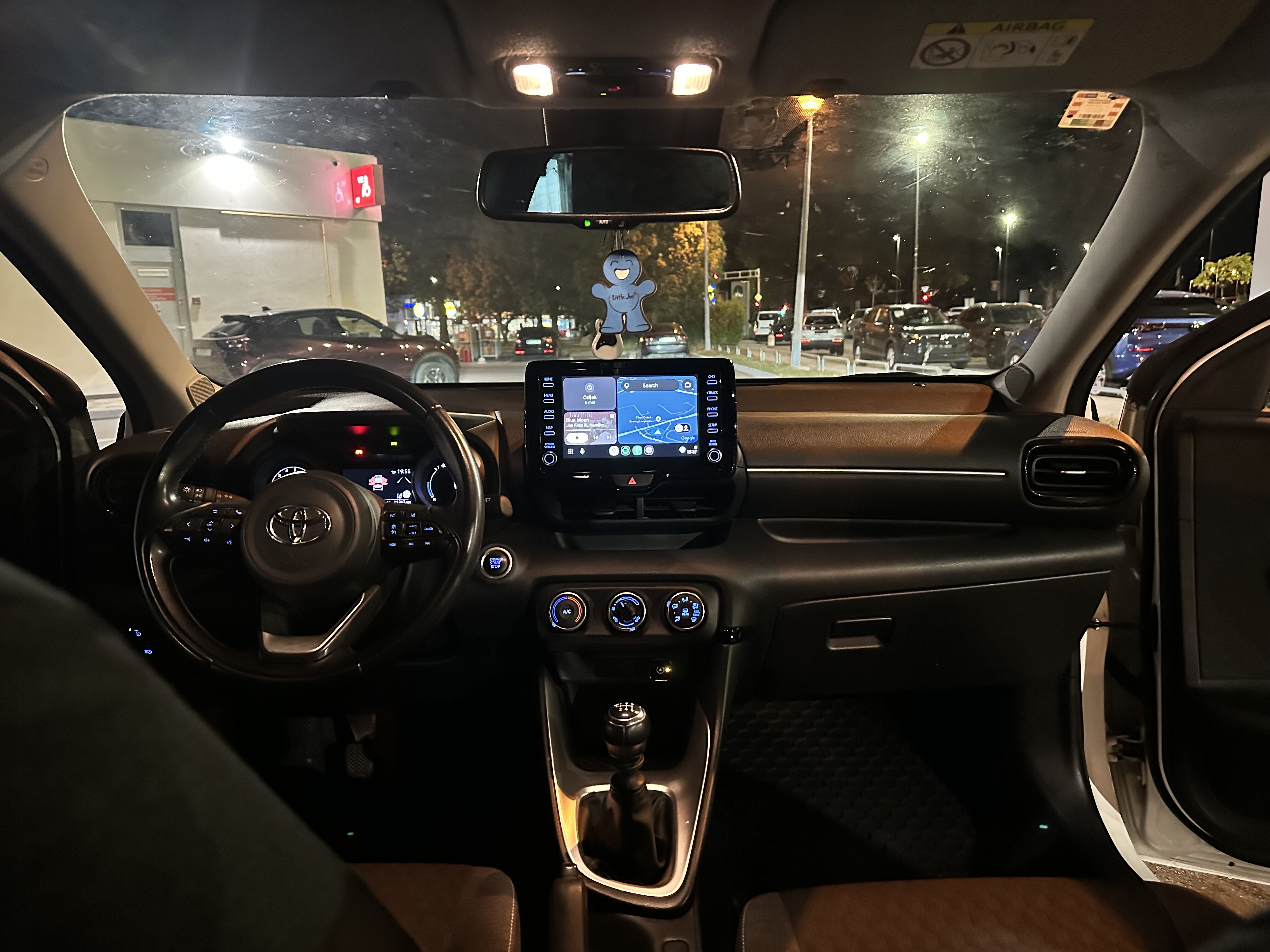 Toyota Yaris Sport 1.5, 2022., tvorničko jamstvo do 2032., Hr. auto, fotografija 2