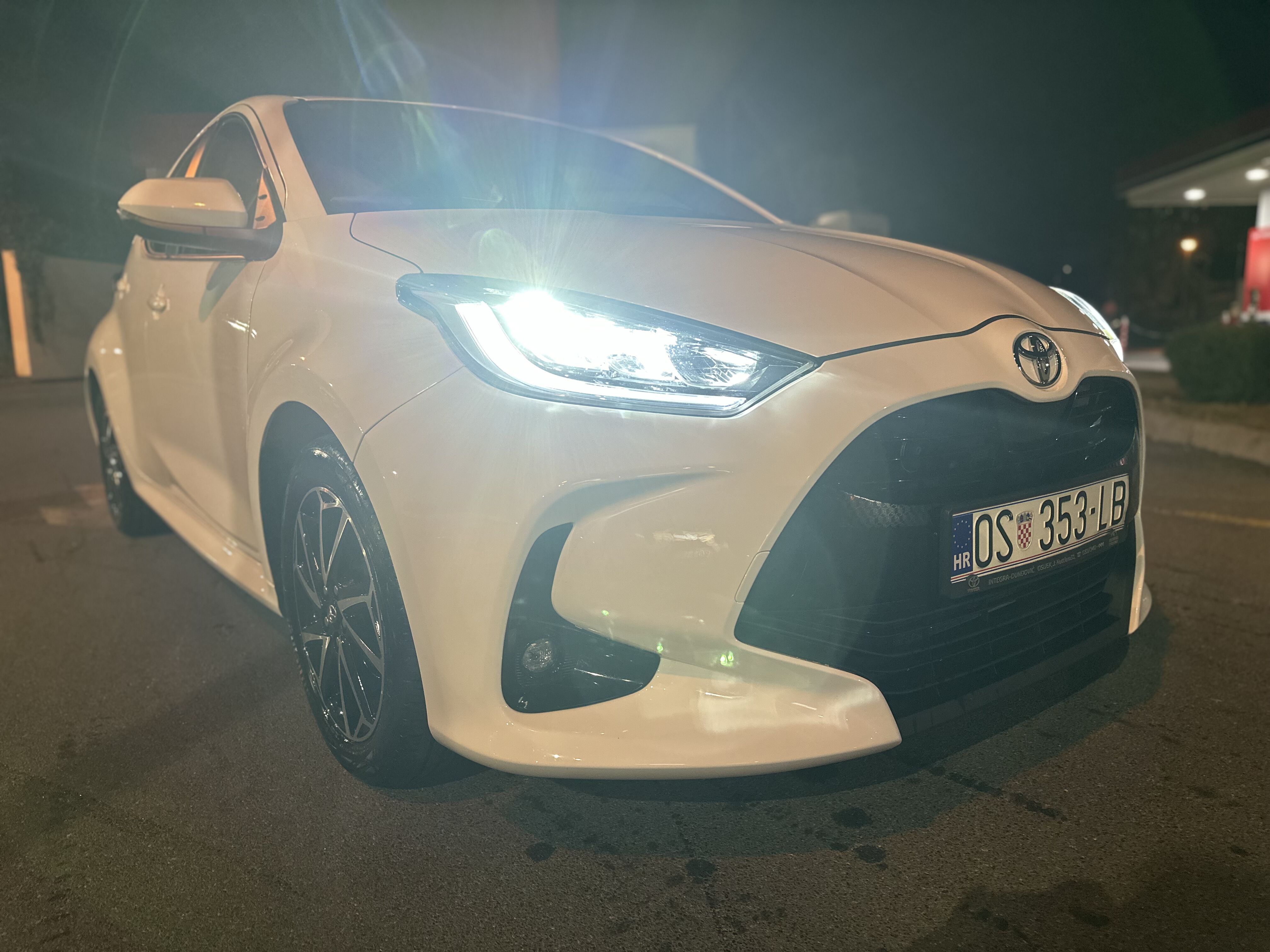 Toyota Yaris Sport 1.5, 2022., tvorničko jamstvo do 2032., Hr. auto, fotografija 4