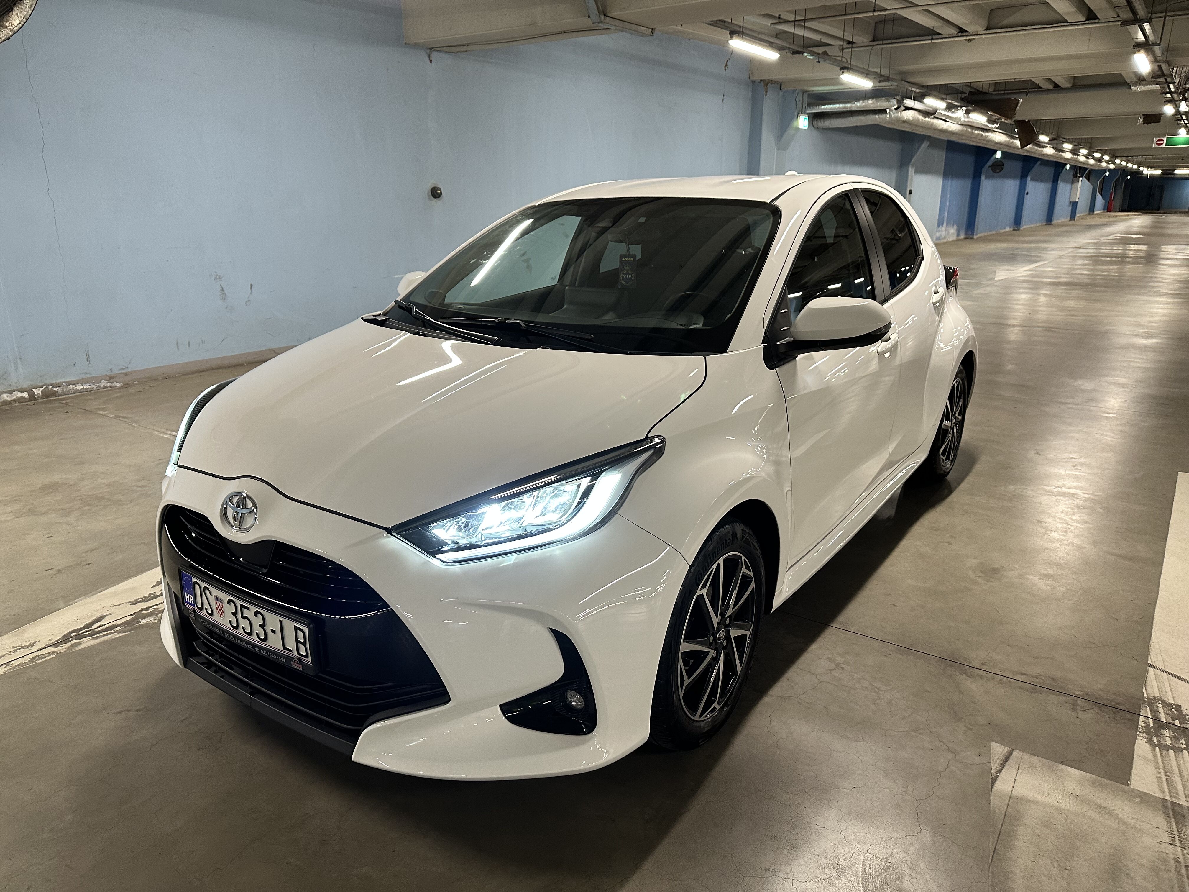 Toyota Yaris Sport 1.5, 2022., tvorničko jamstvo do 2032., Hr. auto, fotografija 10